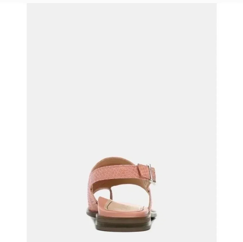 Vionic Ella Toe Loop Sandal in blooming Dahlia leather - Picture 5 of 10